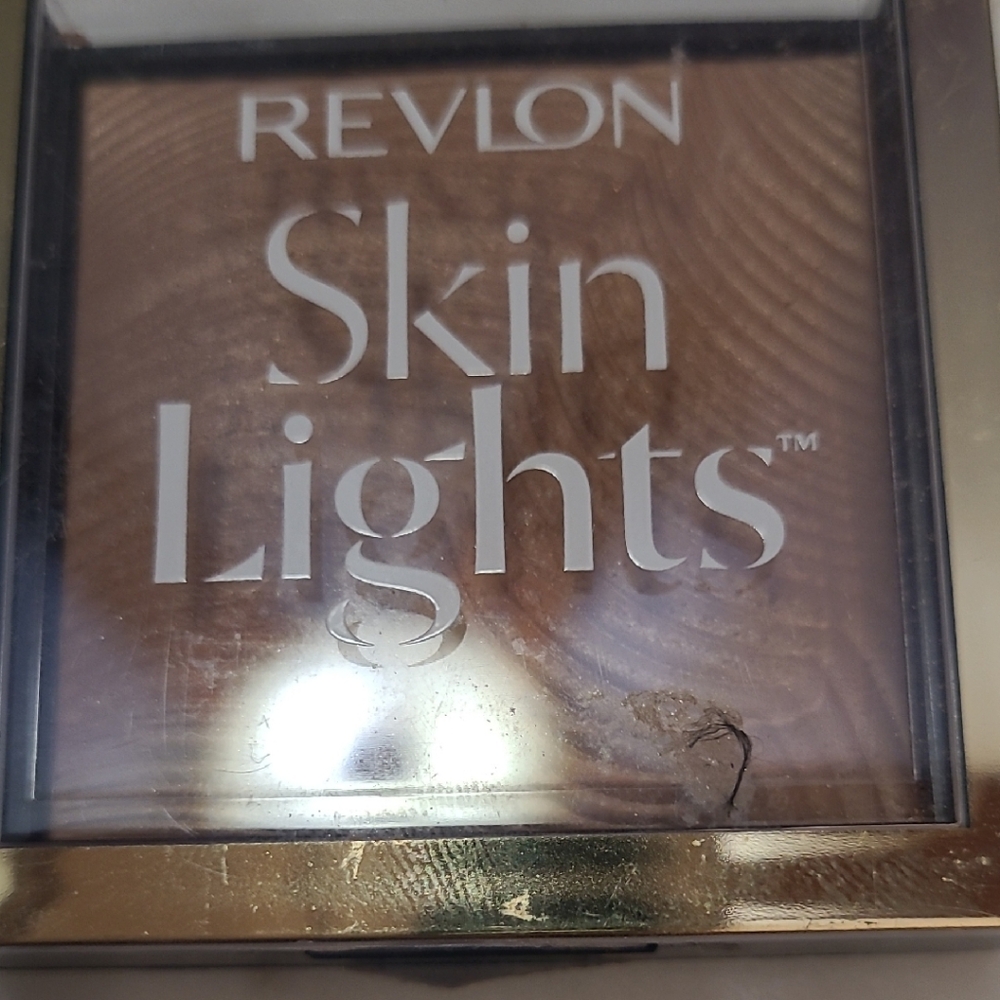 Revlon Skin Lights Illuminating Bronzer - Warm Brown